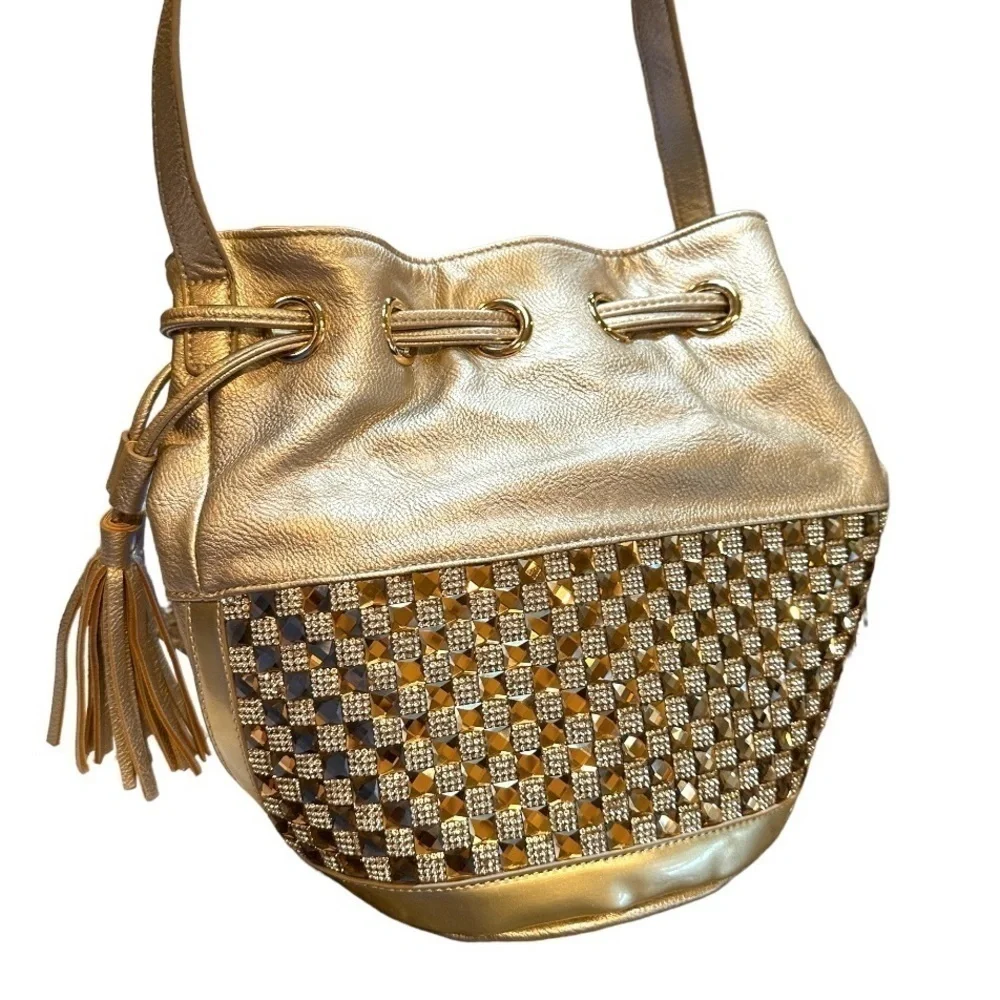 GALIAN, GOLD, BUCKET BAG WITH SIERRA RHINESTONES. ADJUSTABLE STRAP.